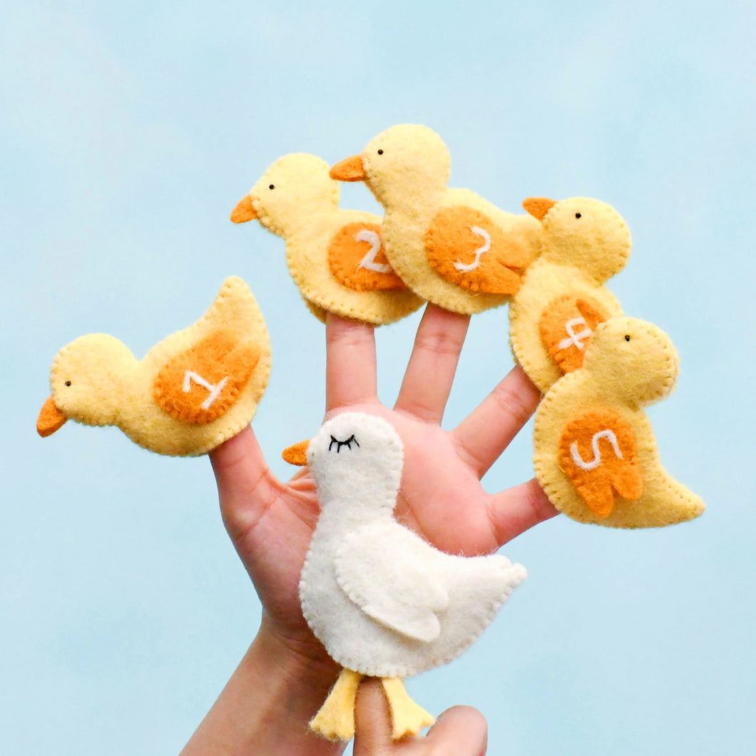 Tara Treasures - Five Little Ducks, Finger Puppet Set